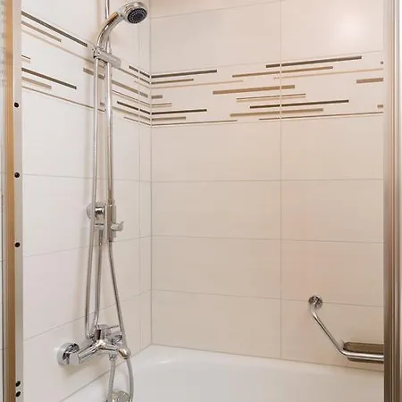 Apartment Adonis *
